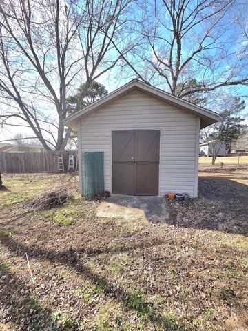 3201 McKinney Street, Mountain View, AR 72560