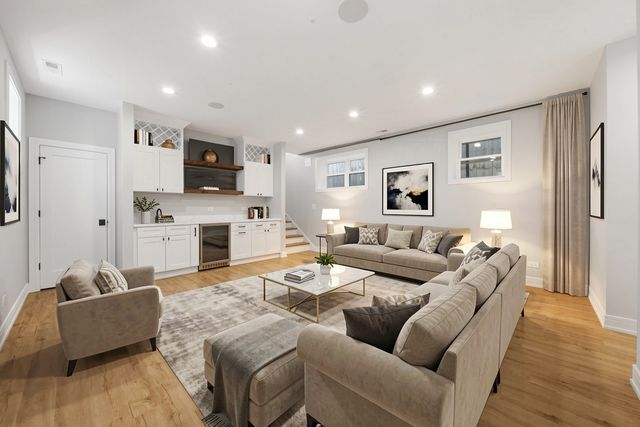 3536 N Albany Avenue, Chicago, IL 60618