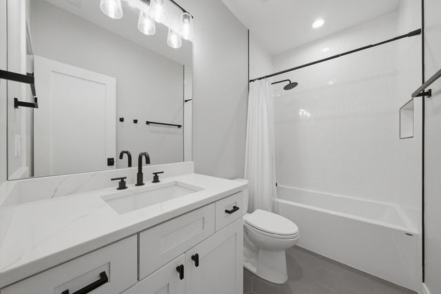 3536 N Albany Avenue, Chicago, IL 60618
