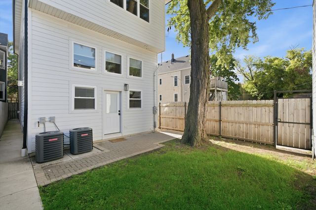3536 N Albany Avenue, Chicago, IL 60618