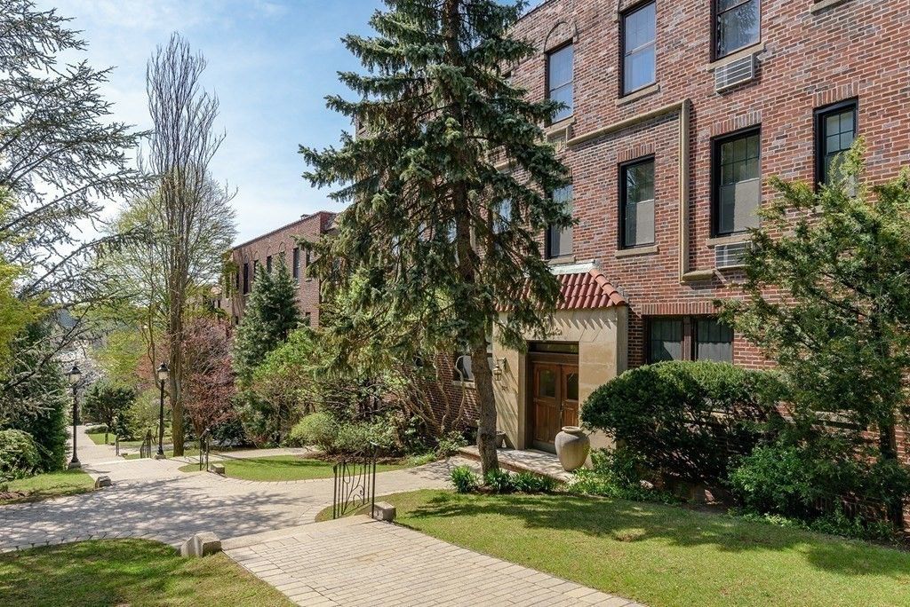 321 Tappan Street 5, Brookline, MA 02445
