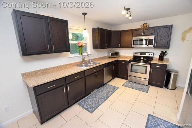 9343 Betsie Drive, Grand Blanc, MI 48439