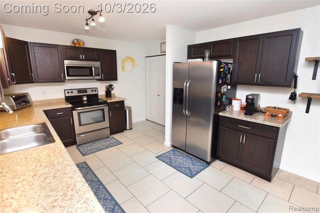 9343 Betsie Drive, Grand Blanc, MI 48439