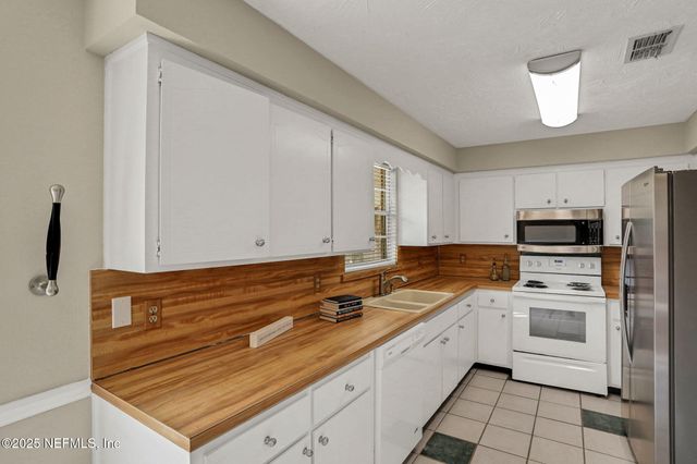 2650 CARDIGAN Court, Orange Park, FL 32065