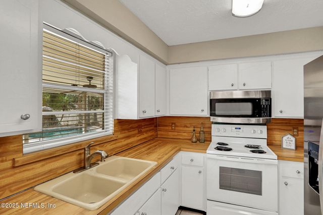 2650 CARDIGAN Court, Orange Park, FL 32065