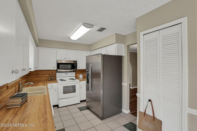 2650 CARDIGAN Court, Orange Park, FL 32065