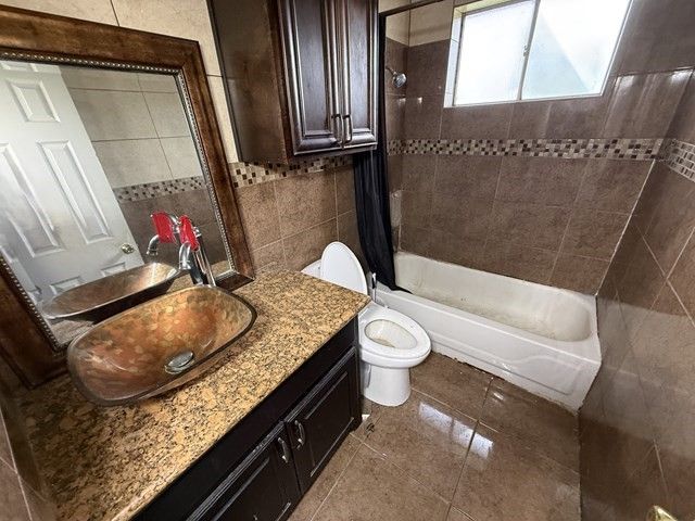 2533 Crestbrook Lane, Grand Prairie, TX 75052