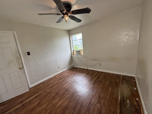 2533 Crestbrook Lane, Grand Prairie, TX 75052