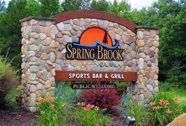 285 Berry Lane, Wisconsin Dells, WI 53965