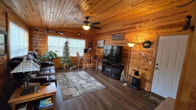 285 Berry Lane, Wisconsin Dells, WI 53965