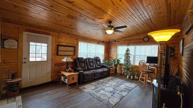285 Berry Lane, Wisconsin Dells, WI 53965