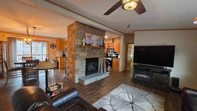 285 Berry Lane, Wisconsin Dells, WI 53965