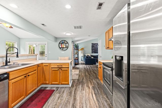 130 McDaniels Lane, Springboro, OH 45066