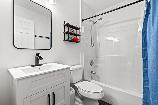 130 McDaniels Lane, Springboro, OH 45066