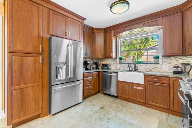 520 NE 3RD Avenue, Delray Beach, FL 33444