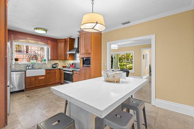 520 NE 3RD Avenue, Delray Beach, FL 33444
