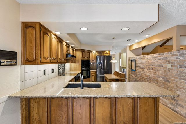 6119 Shady Creek, Windcrest, TX 78239