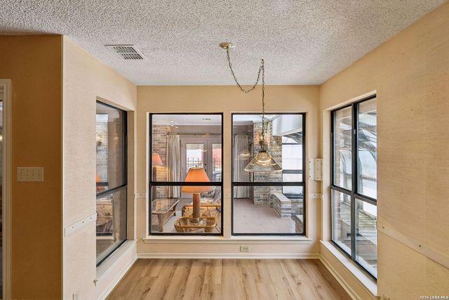 6119 Shady Creek, Windcrest, TX 78239