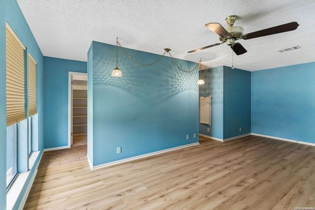 6119 Shady Creek, Windcrest, TX 78239