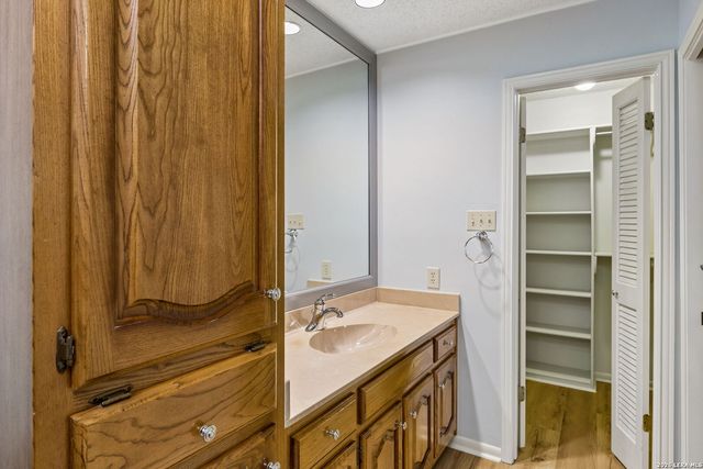 6119 Shady Creek, Windcrest, TX 78239