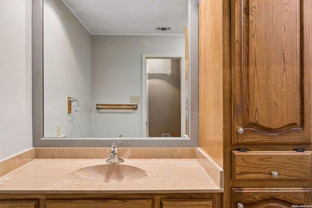 6119 Shady Creek, Windcrest, TX 78239