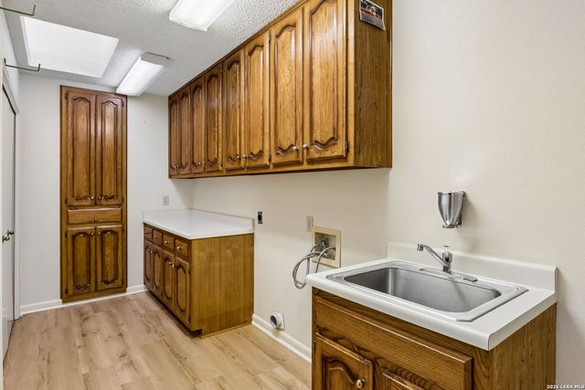 6119 Shady Creek, Windcrest, TX 78239