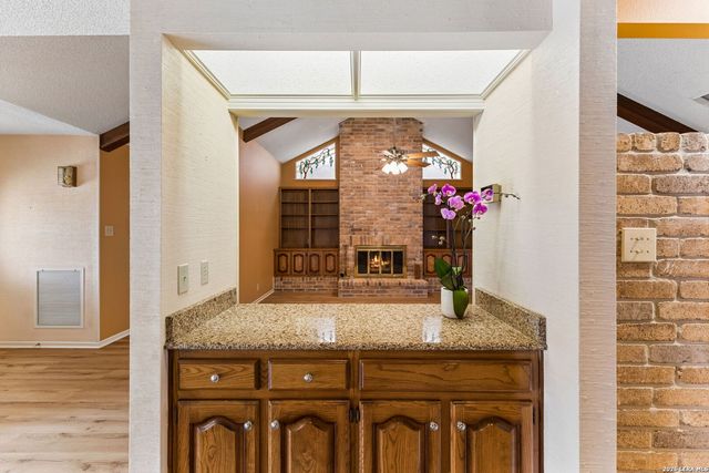 6119 Shady Creek, Windcrest, TX 78239