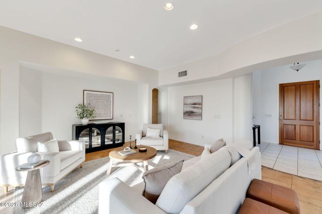 12925 N High Hawk Drive, Marana, AZ 85658