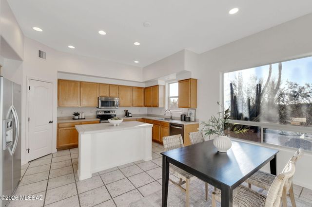 12925 N High Hawk Drive, Marana, AZ 85658