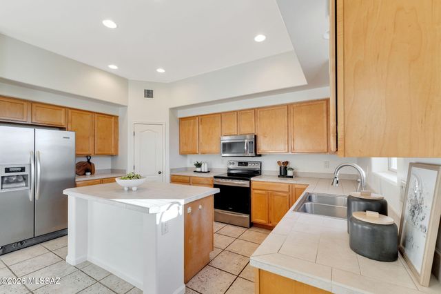 12925 N High Hawk Drive, Marana, AZ 85658