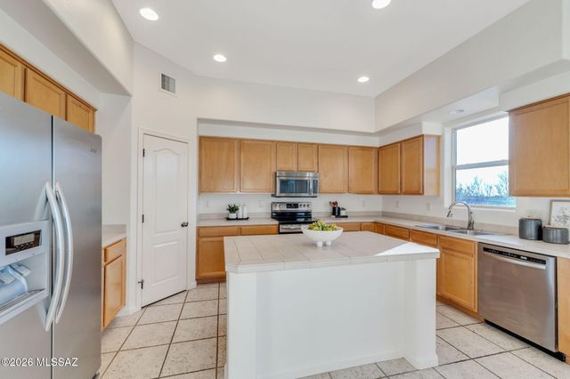 12925 N High Hawk Drive, Marana, AZ 85658