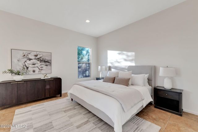 12925 N High Hawk Drive, Marana, AZ 85658