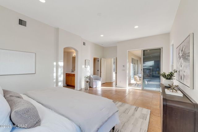 12925 N High Hawk Drive, Marana, AZ 85658