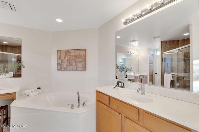 12925 N High Hawk Drive, Marana, AZ 85658