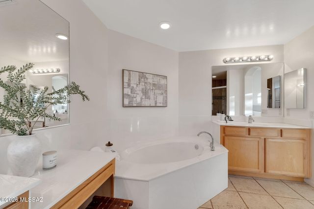 12925 N High Hawk Drive, Marana, AZ 85658