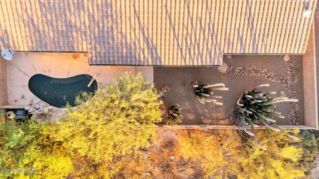 12925 N High Hawk Drive, Marana, AZ 85658