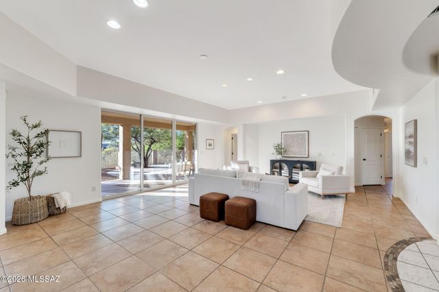 12925 N High Hawk Drive, Marana, AZ 85658