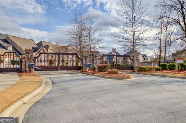 5630 overlook club Circle, Suwanee, GA 30024