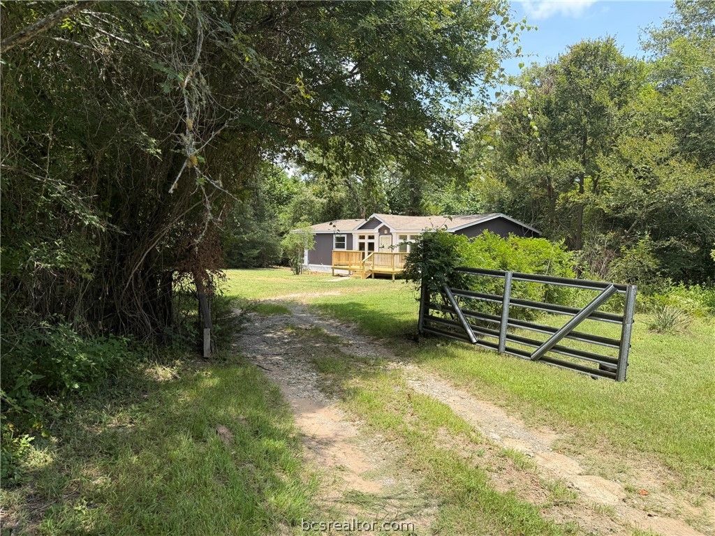 10801 Noble Oaks Lane, Bryan, TX 77807 — photo 4