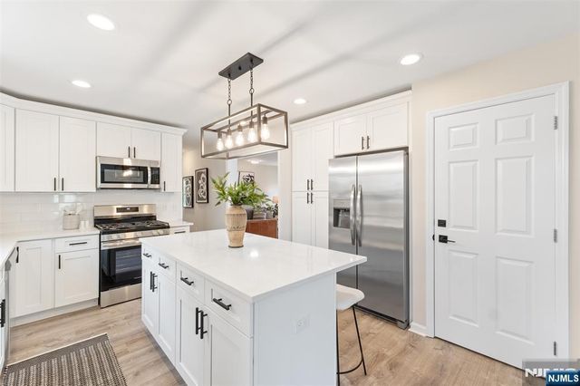 128 Big Piece Road, Fairfield, NJ 07004