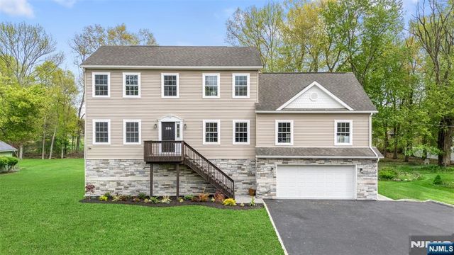 128 Big Piece Road, Fairfield, NJ 07004