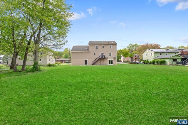 128 Big Piece Road, Fairfield, NJ 07004