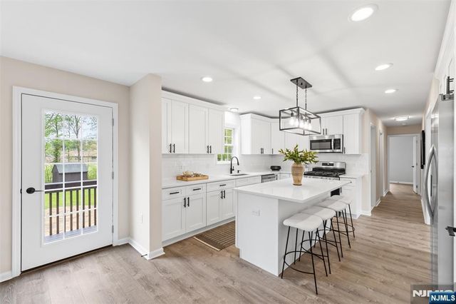 128 Big Piece Road, Fairfield, NJ 07004