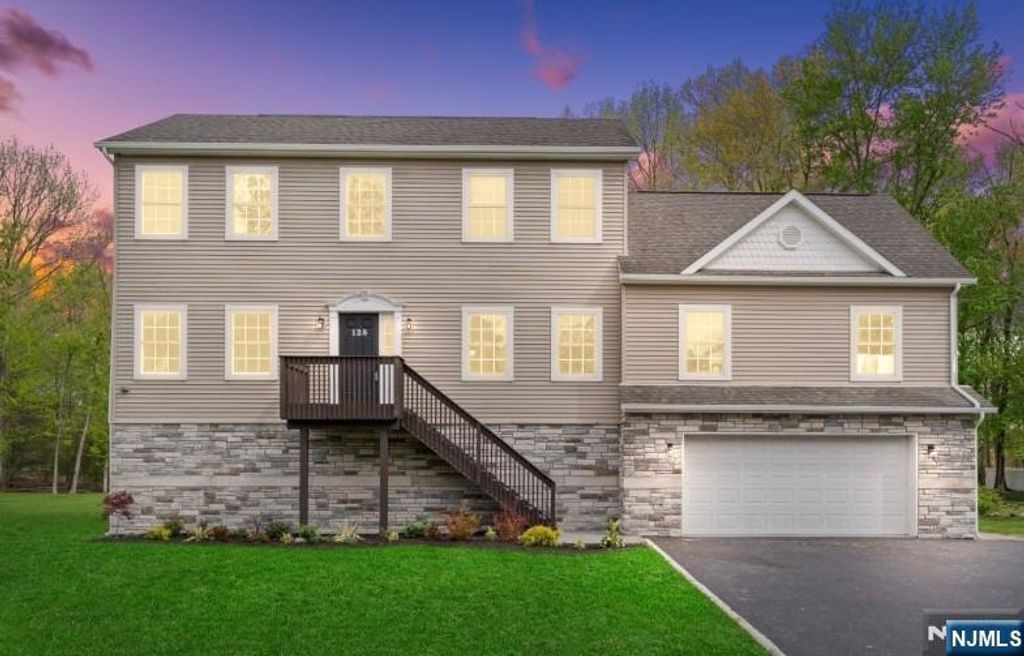 128 Big Piece Road, Fairfield, NJ 07004