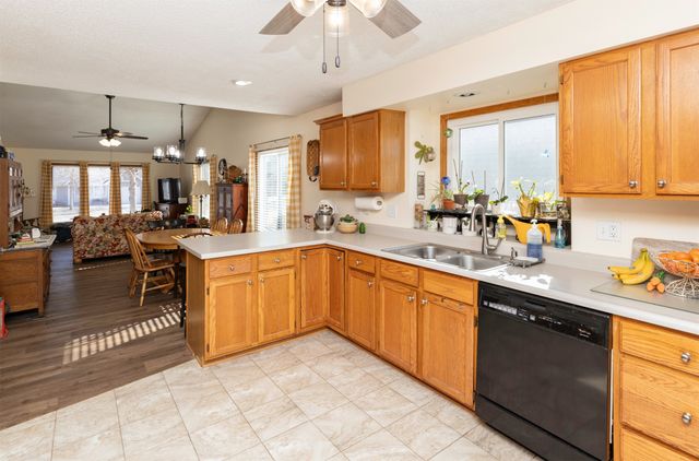 4532 71st Street, Urbandale, IA 50322