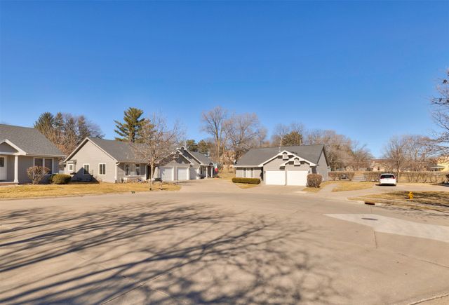 4532 71st Street, Urbandale, IA 50322