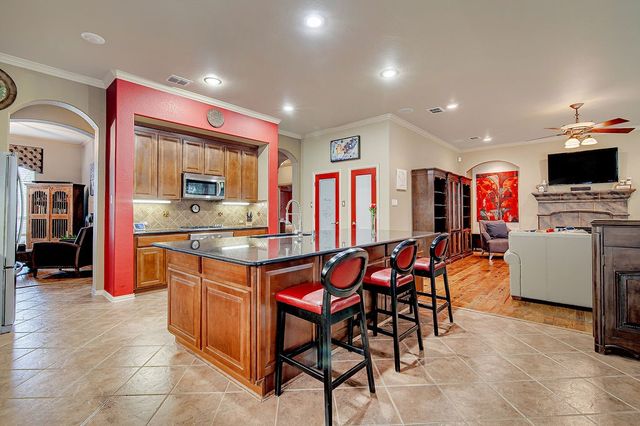 1100 Starleaf Drive, Mansfield, TX 76063