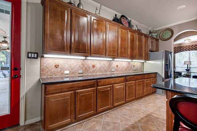 1100 Starleaf Drive, Mansfield, TX 76063