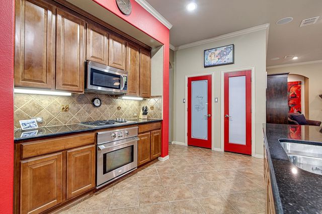 1100 Starleaf Drive, Mansfield, TX 76063