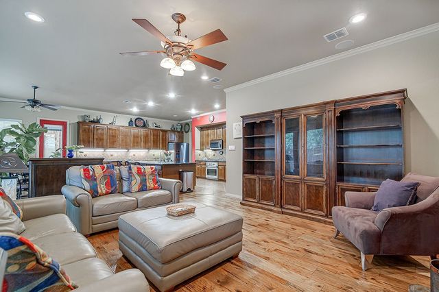 1100 Starleaf Drive, Mansfield, TX 76063